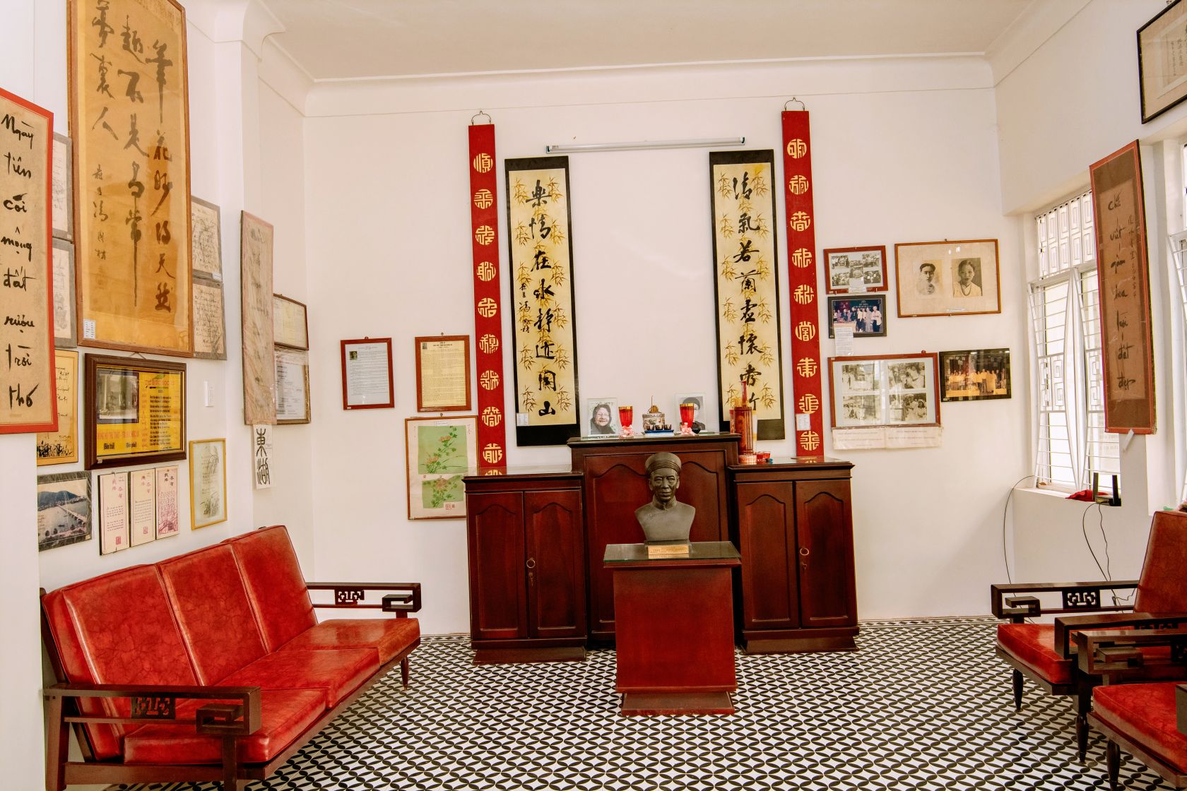 Phòng trưng bày - Nhà lưu niệm Đông Hồ 2